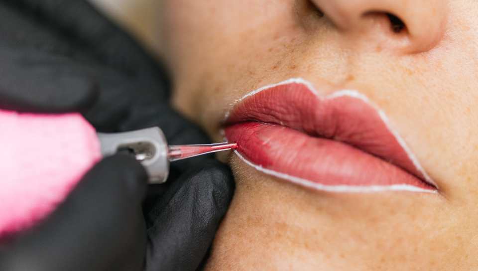 Sandra estética micropigmentación de labios